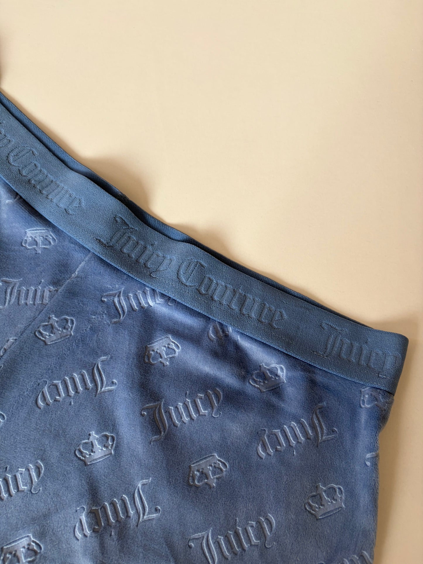 Juicy couture velvet shorts | L