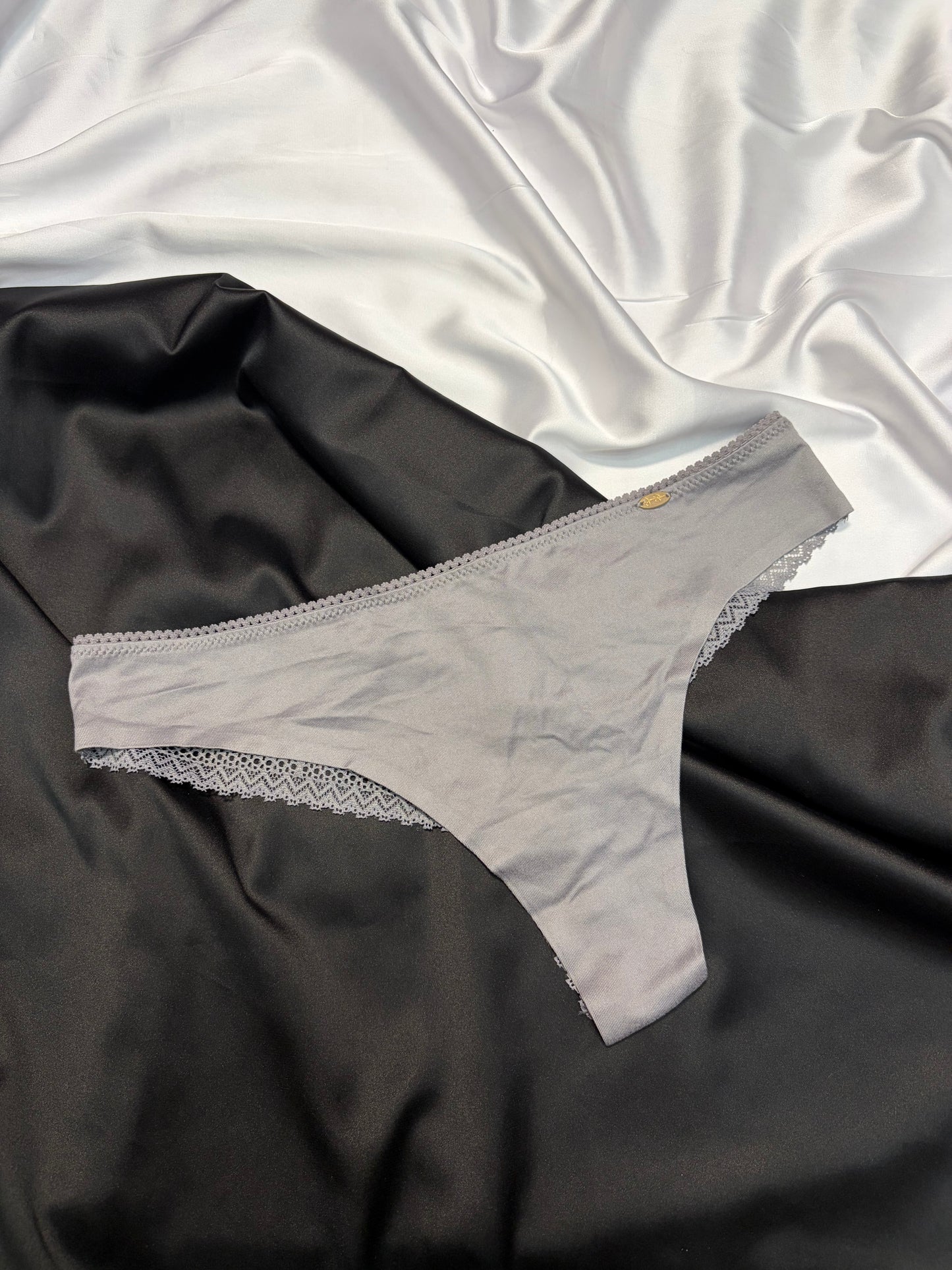 Jessica simpson laser cut seamless thong | S