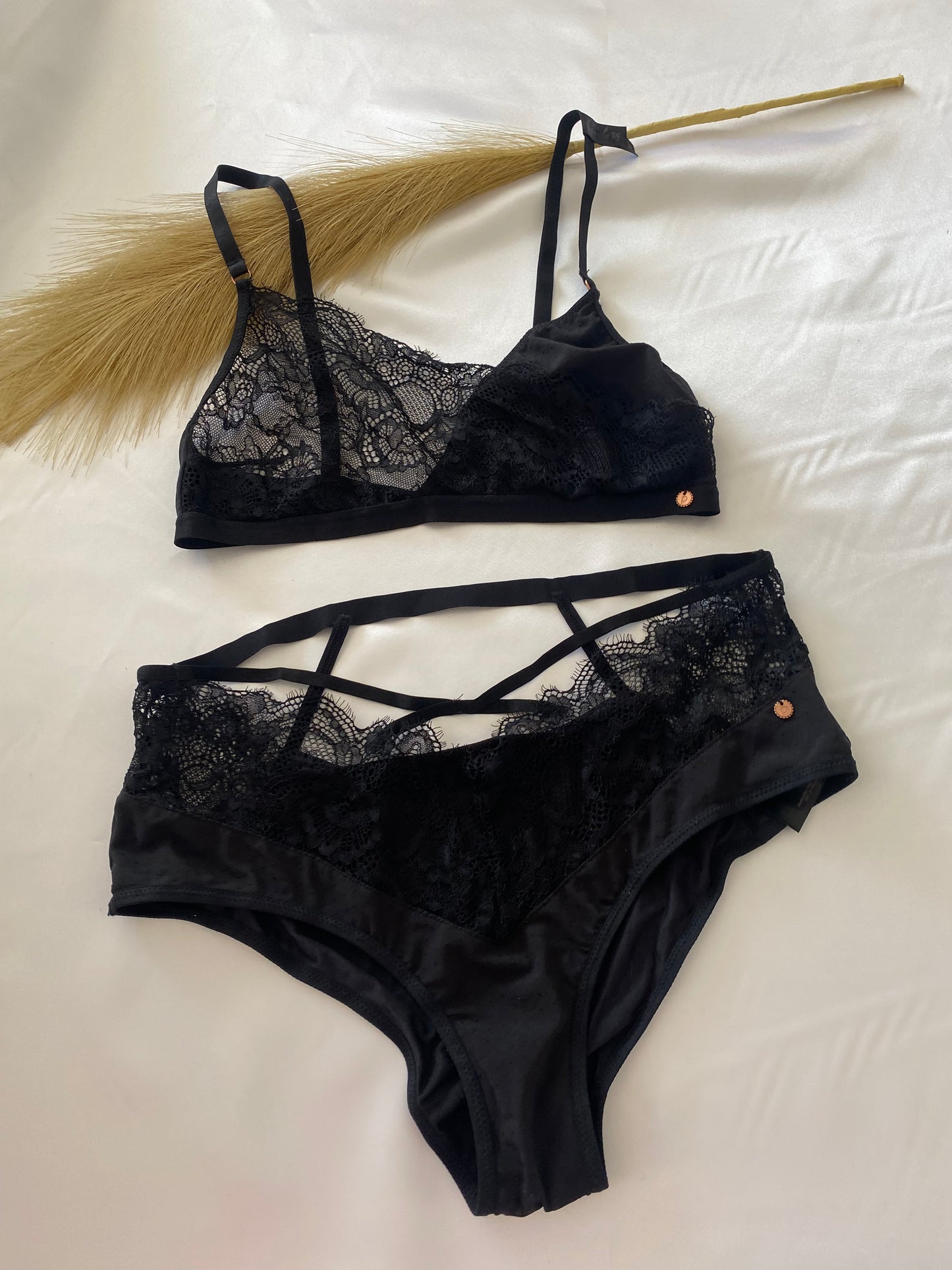 Hunkmoller limited edition set | M