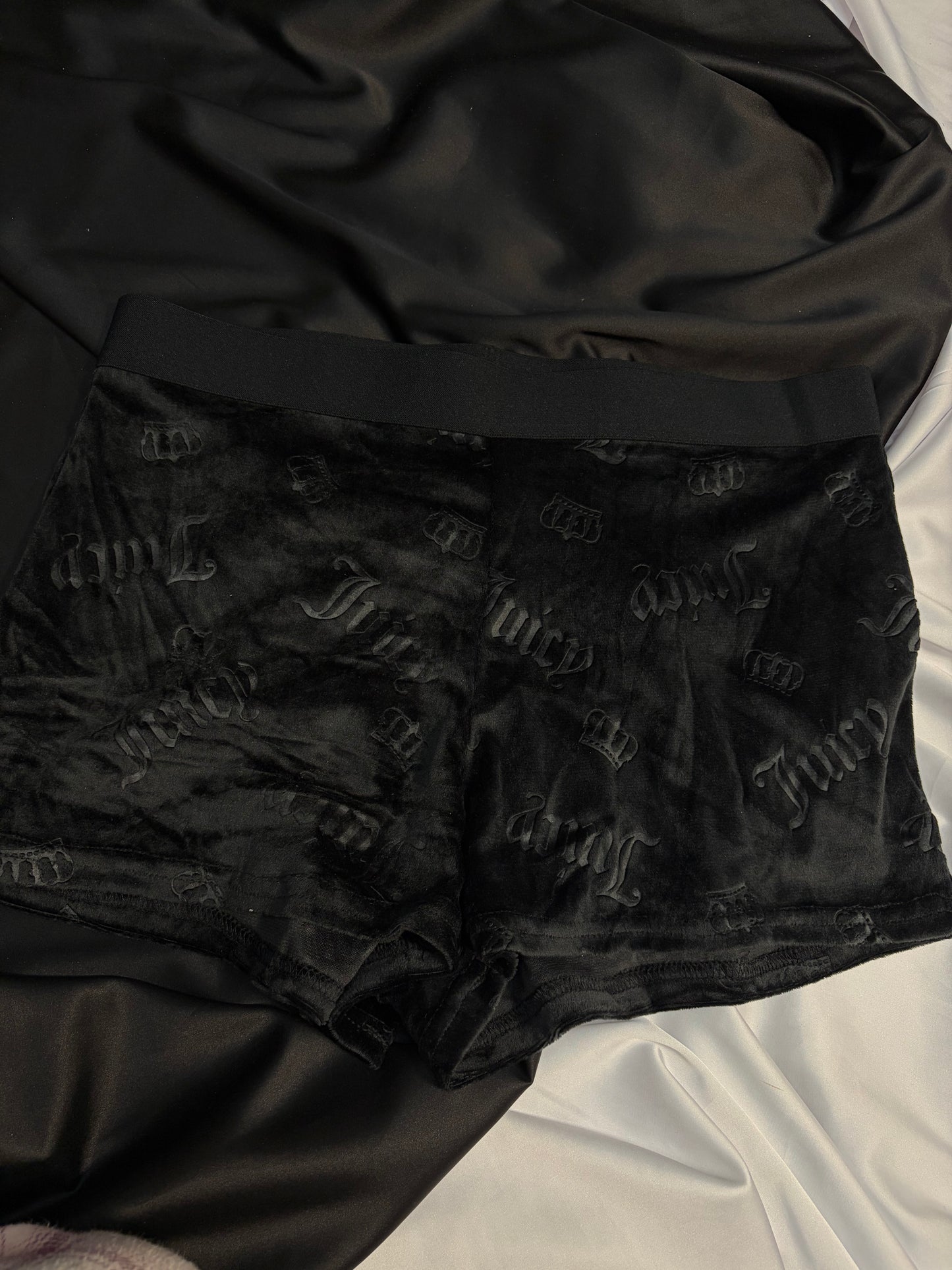 Juicy couture velvet short | S & M