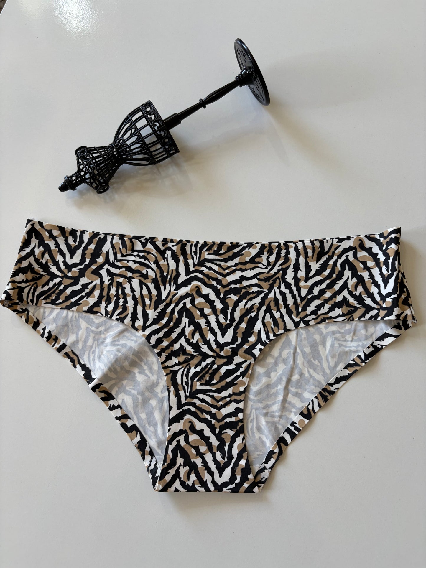 Zebra print laser cut | L