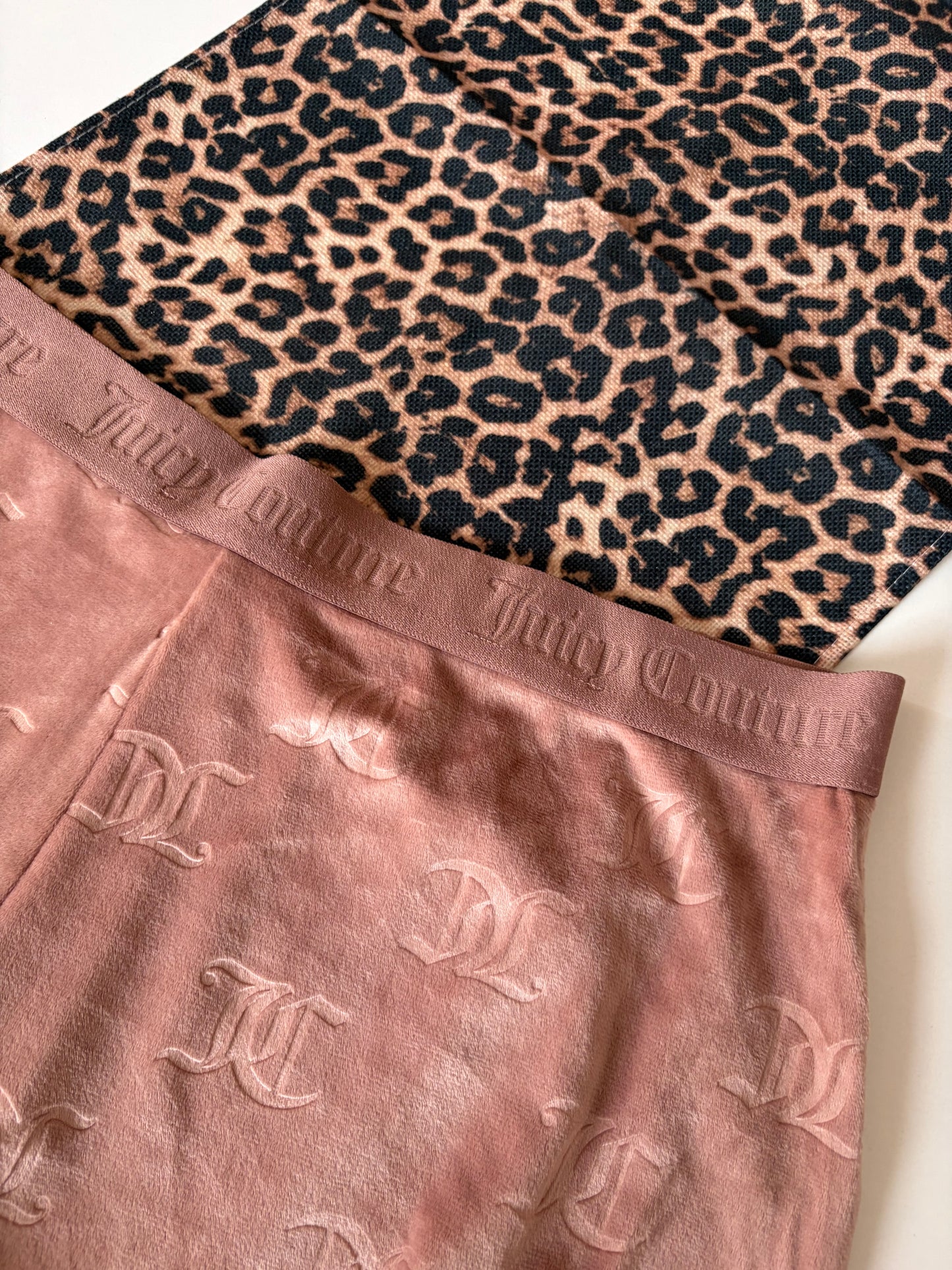 Juicy couture velvet shorts | XL