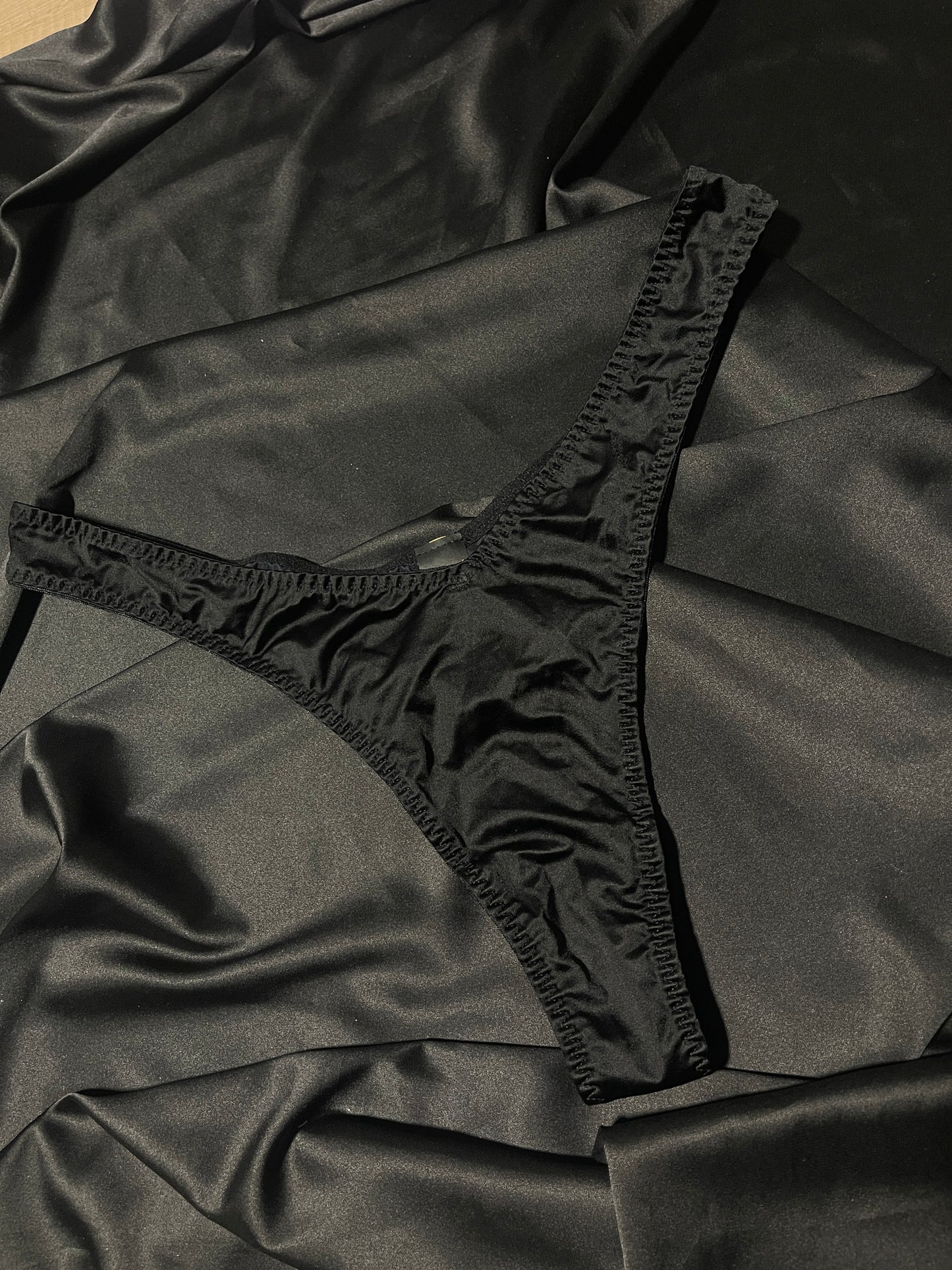 House of desire V shape thong