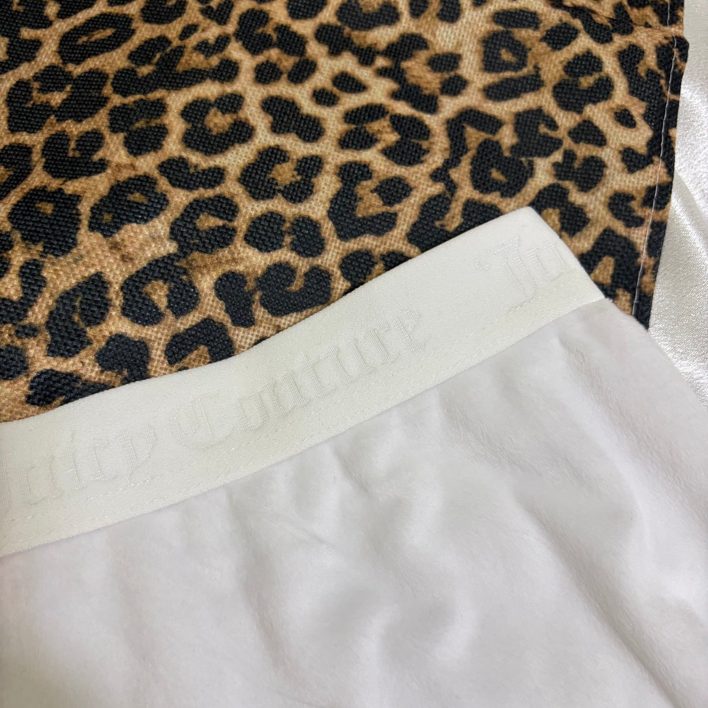 Juicy couture velvet short | S & L