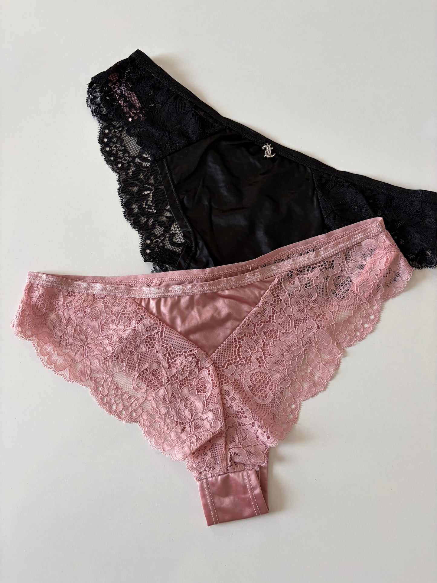 Juicy couture set of 2 panties | M