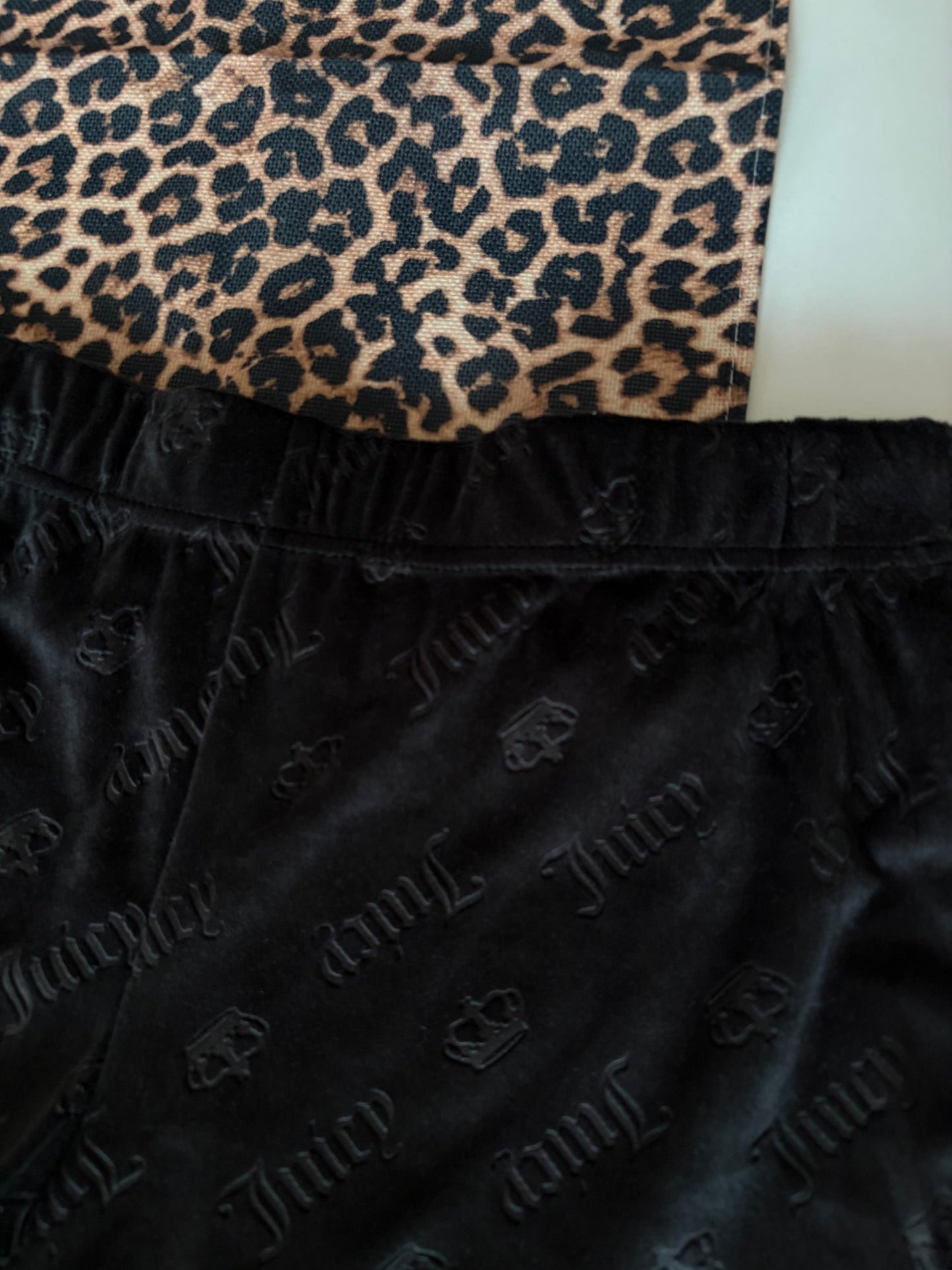 Juicy couture velvet short | M & L