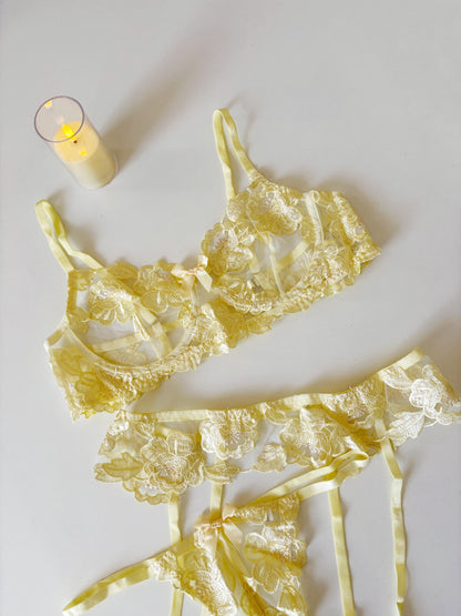 Butter yellow 3 pc lingerie set | L