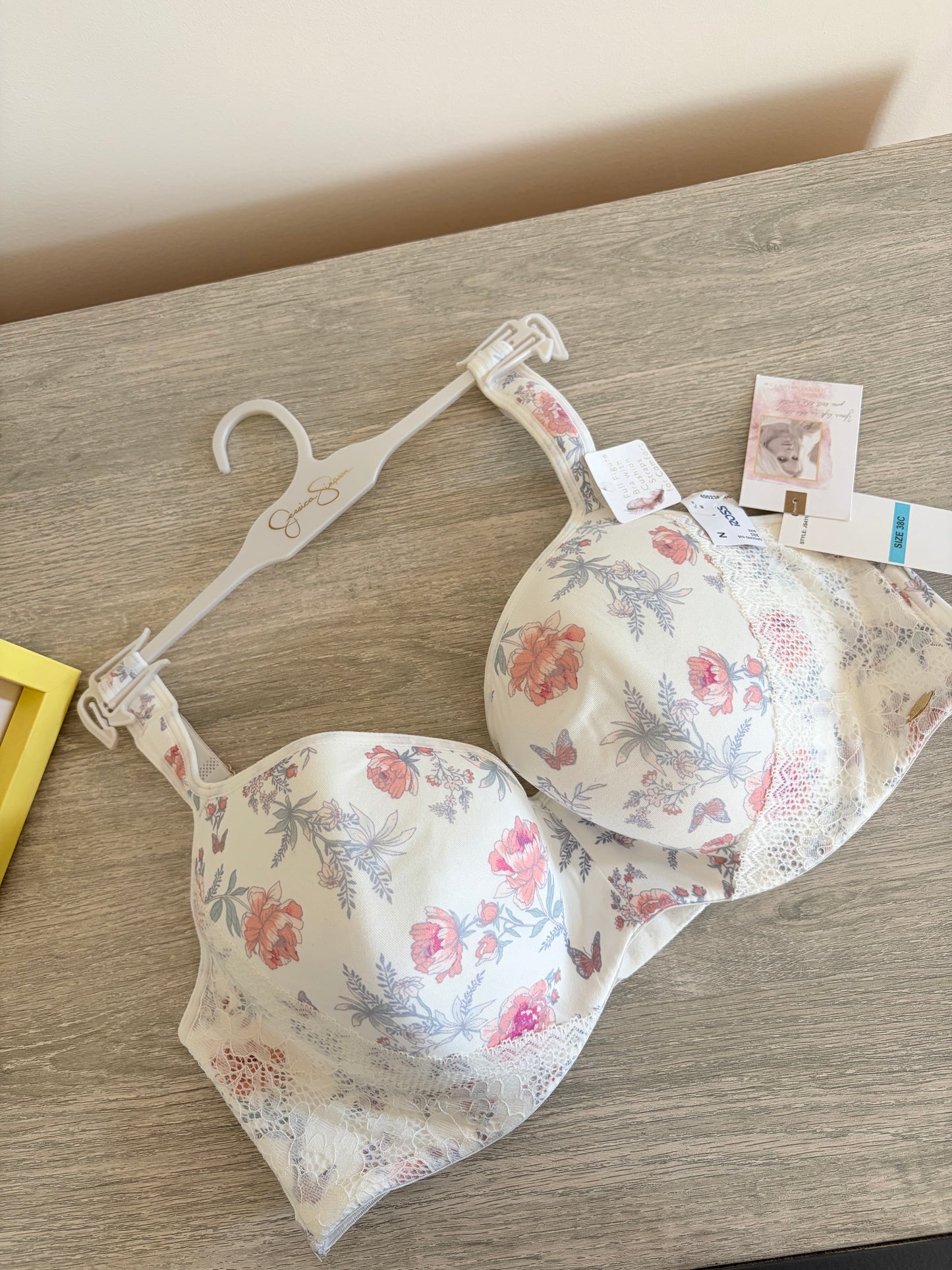 Jessica Simpson bra | 38/85 C