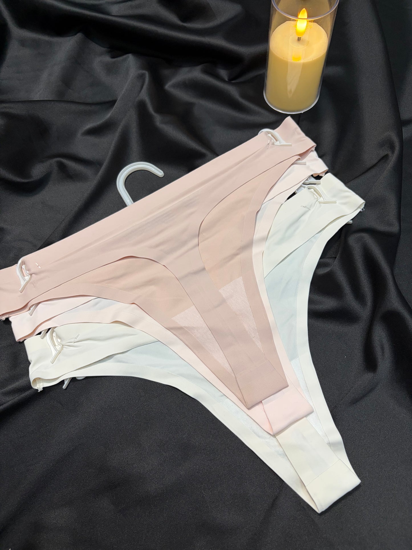Jessica Simpson pack of 3 laser cut seamless thongs
