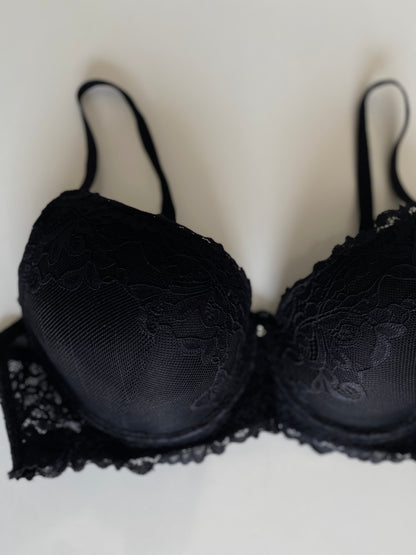 Boohoo | 38/85 D