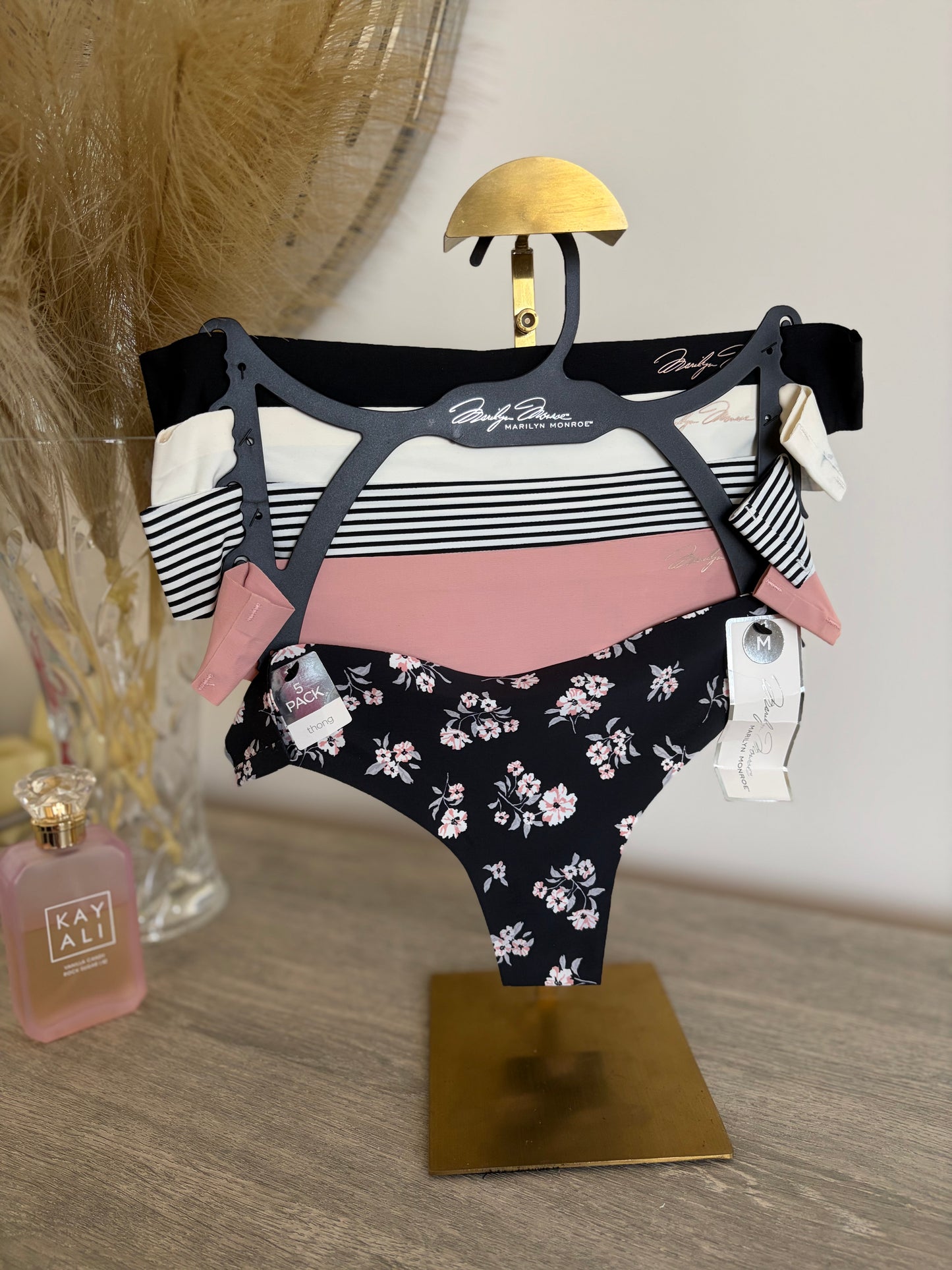 Marylin monroe pack of 5 laser cut thongs | M