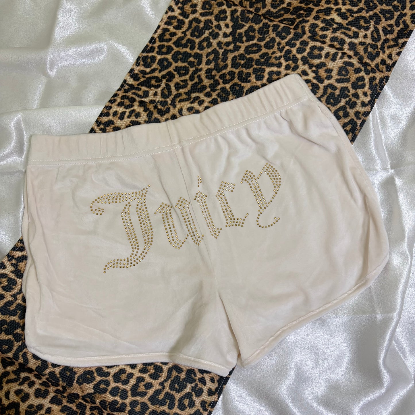 Juicy couture velvet short | XL