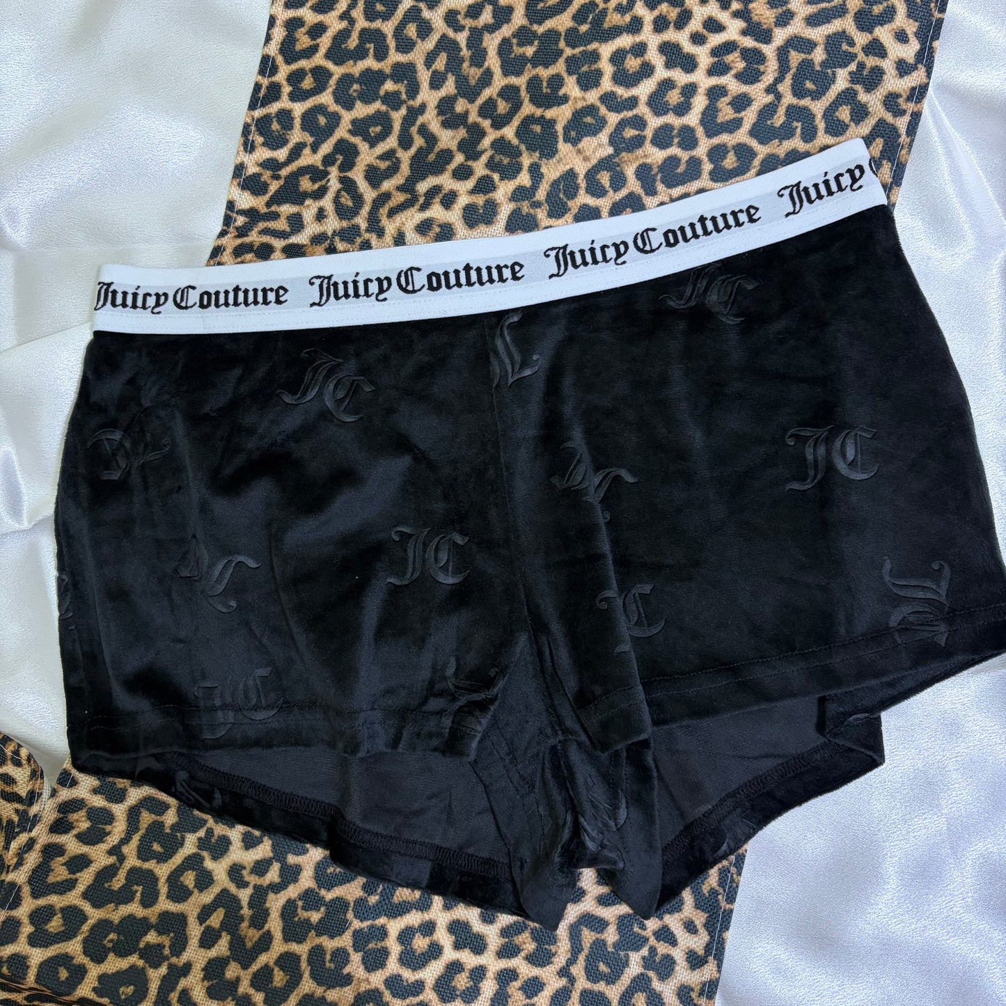 Juicy couture velvet short | XL
