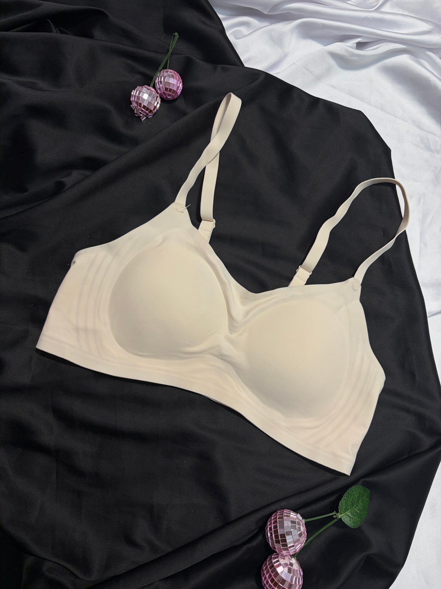 VRS laser cut bralette | M