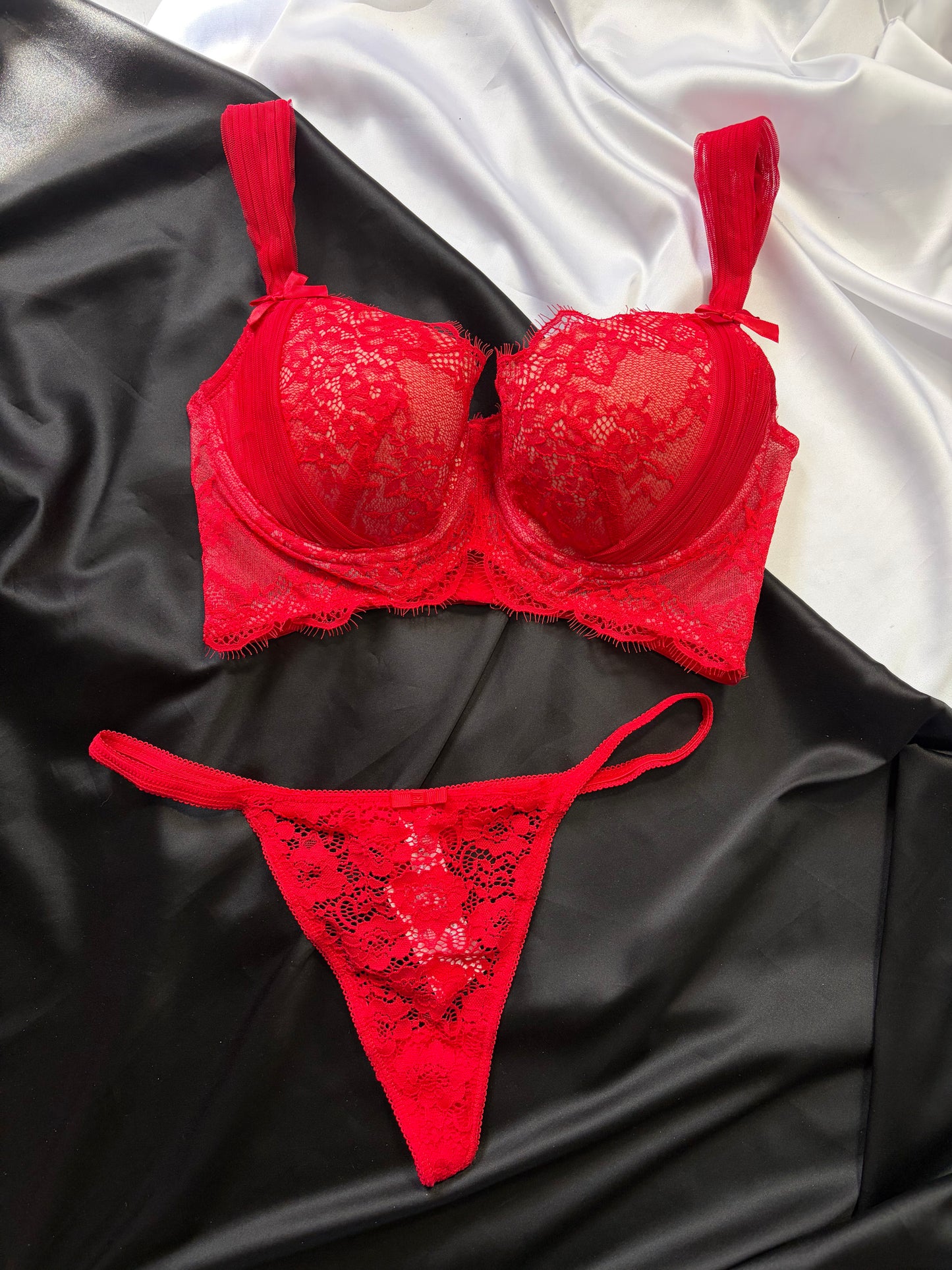 Hunkmoller bra + primark thong | 32/70 D