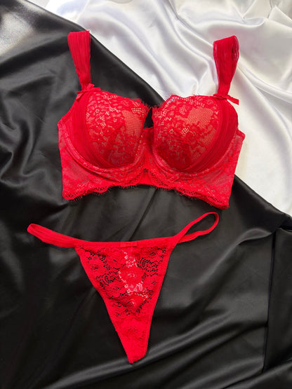 Hunkmoller bra + primark thong | 32/70 D