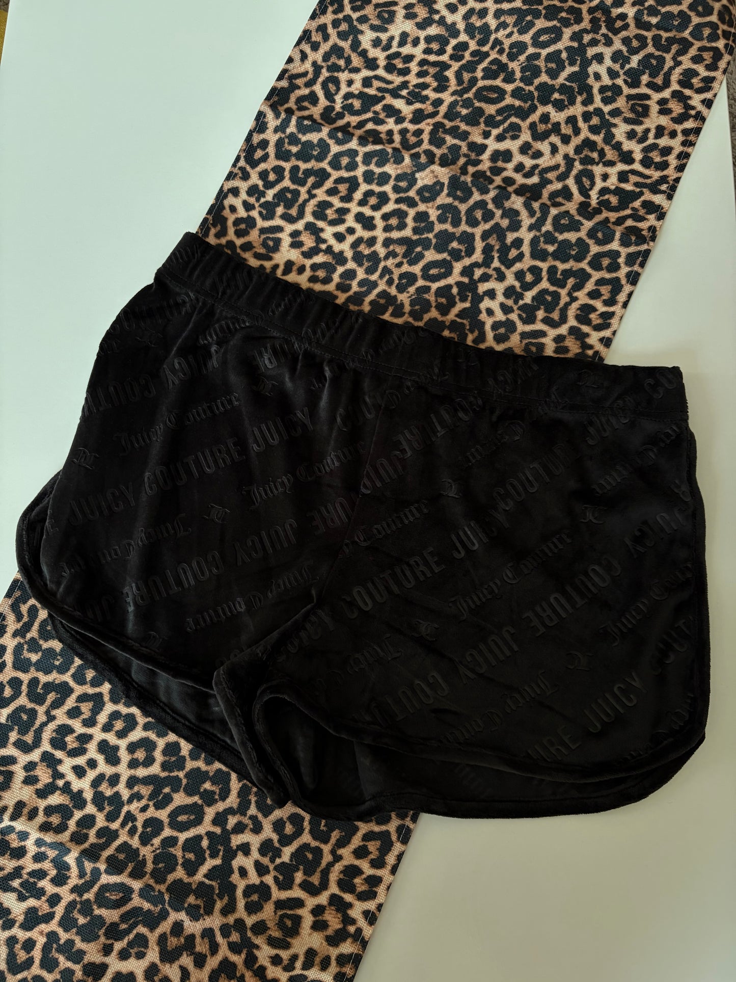 Juicy couture velvet shorts| L & XL