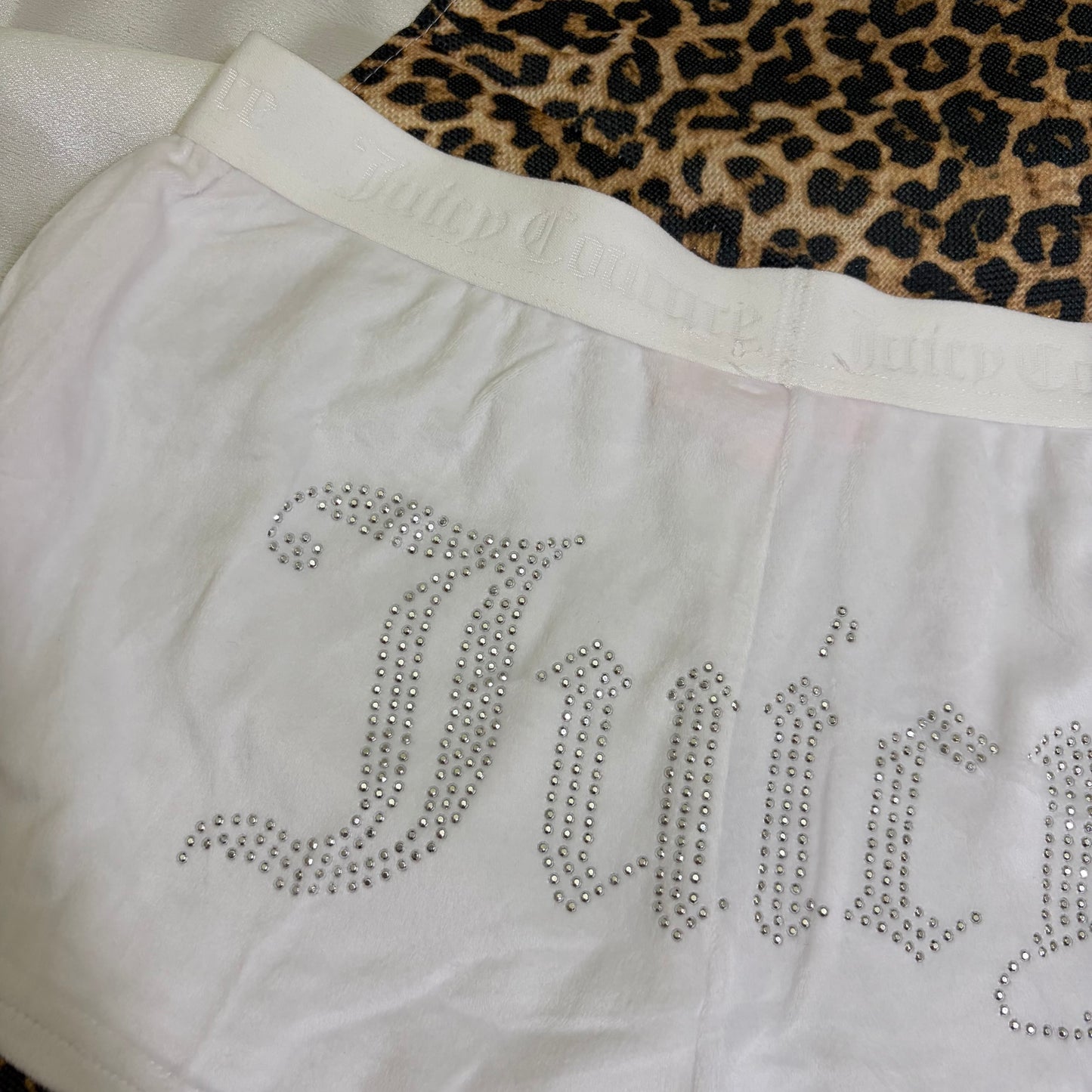 Juicy couture velvet short | S & L