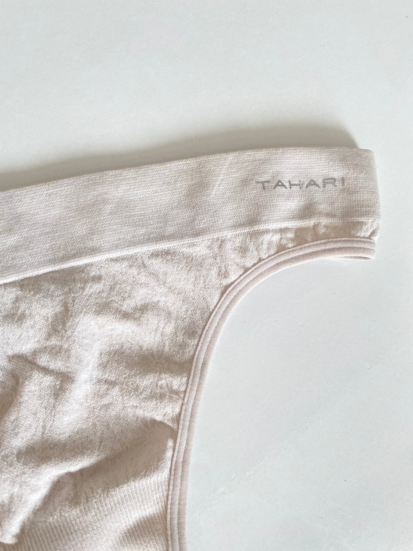Tahari thong | M
