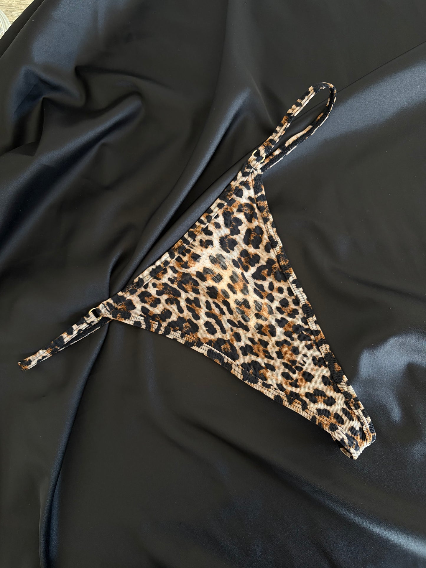 Love Skin leopard G-string | M