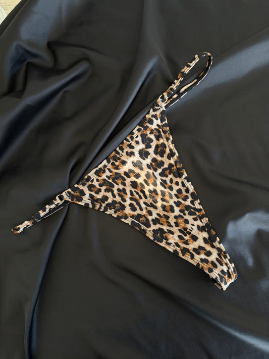 Love Skin leopard G-string | M