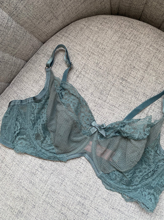 Hunkmoller | 38/85 D