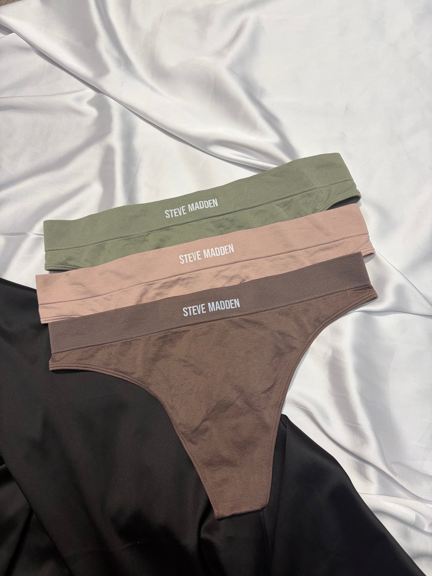 Steve madden no show thongs set | M
