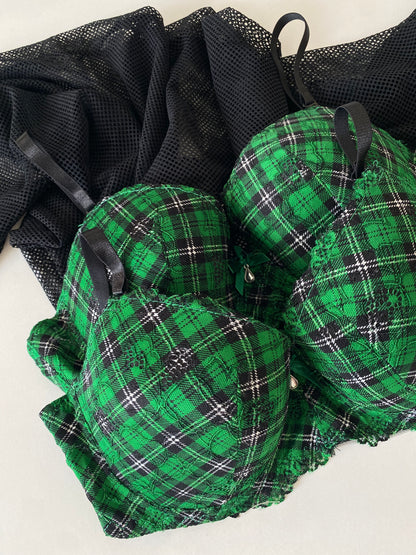 Checkered green push up