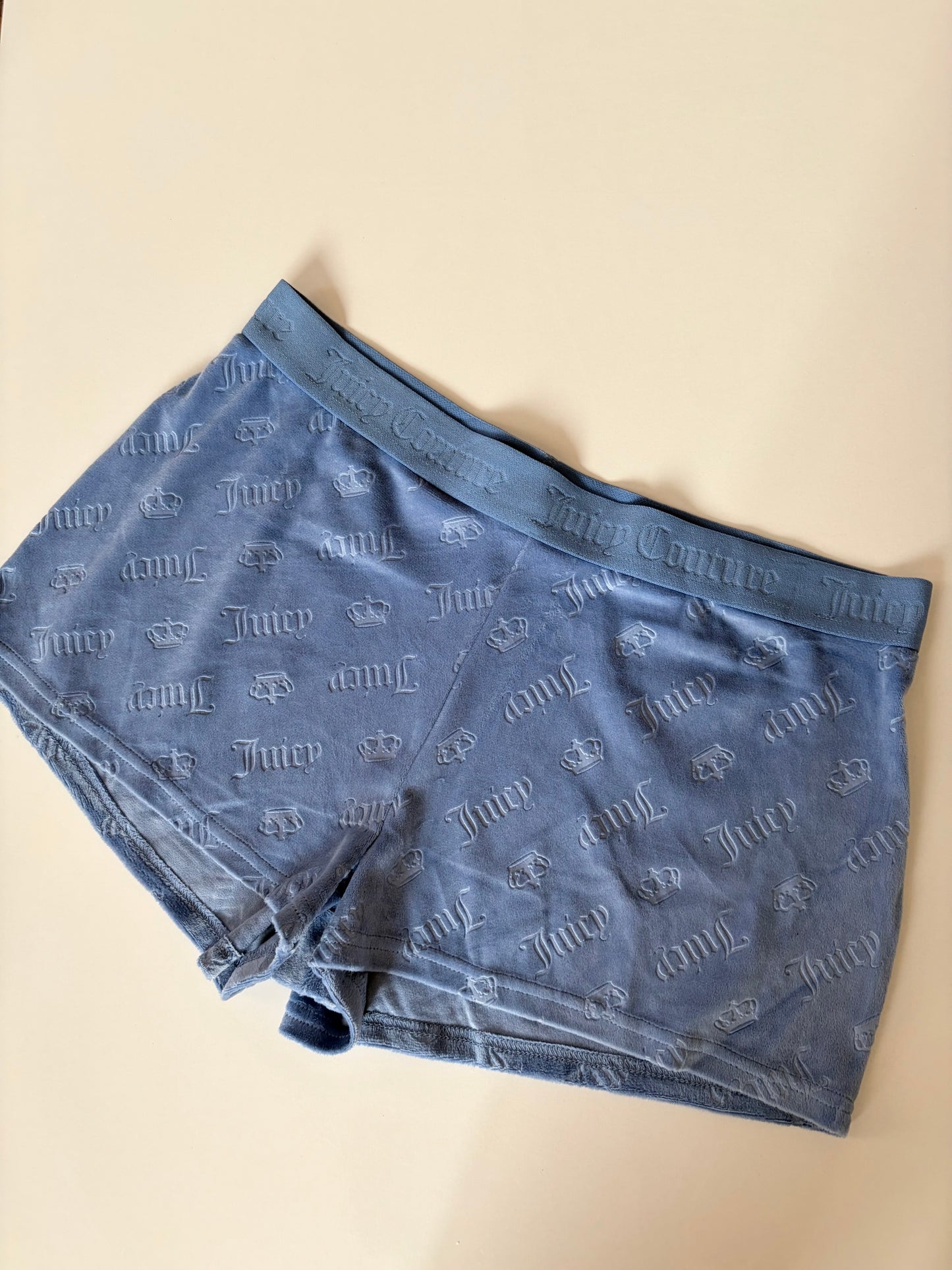 Juicy couture velvet shorts | L