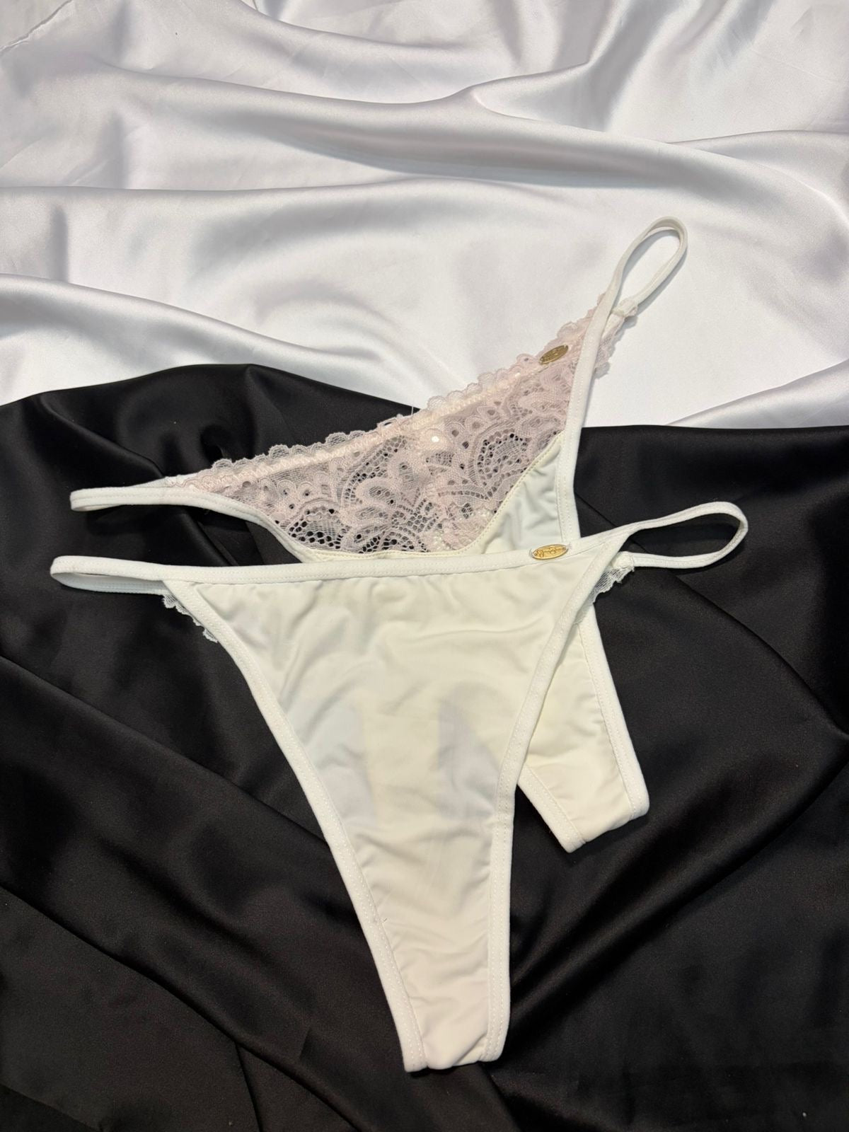 Jessica Simpson set of 2 thongs | M