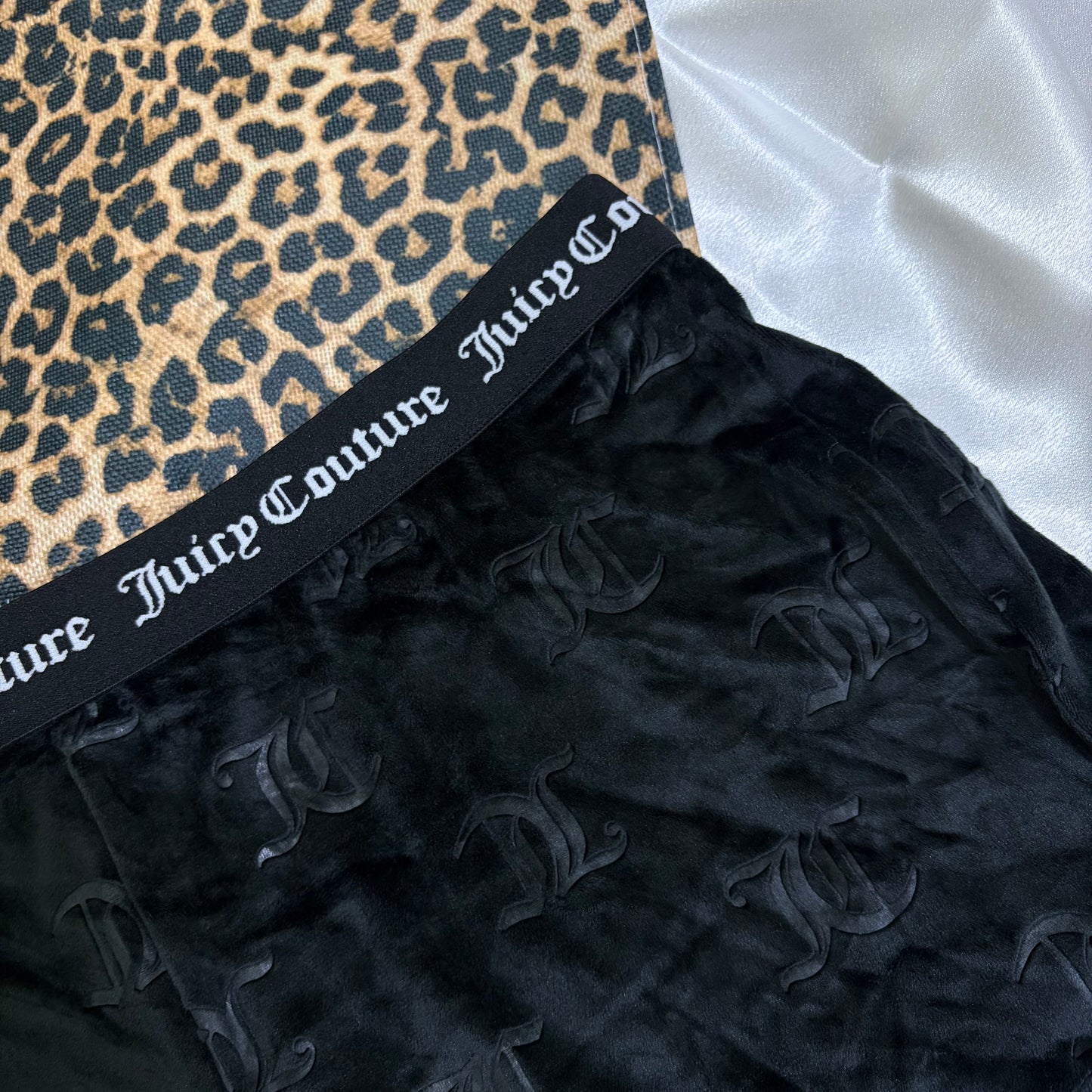 Juicy couture velvet short | XL