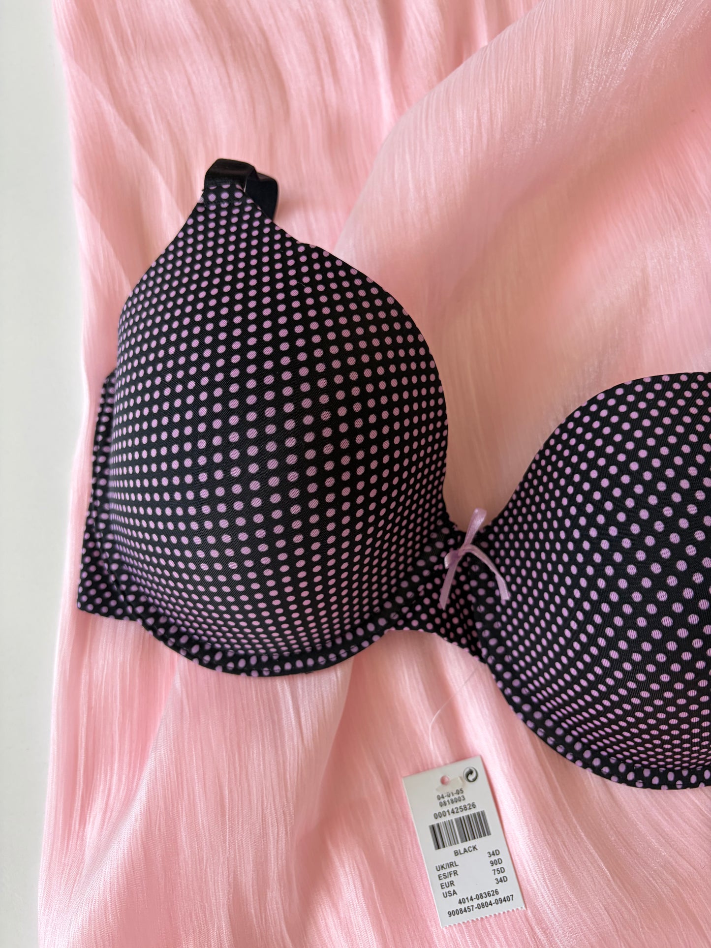 Secret possessions | 34/75 D