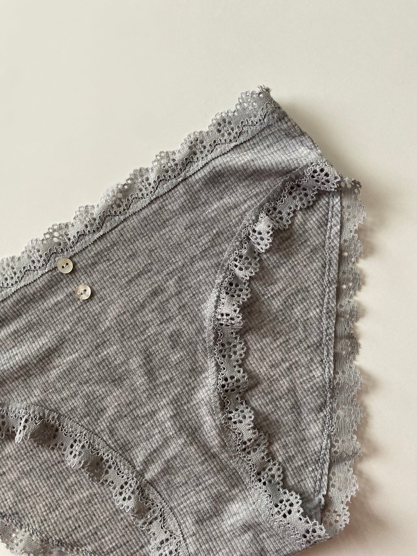 Laura ashley | S
