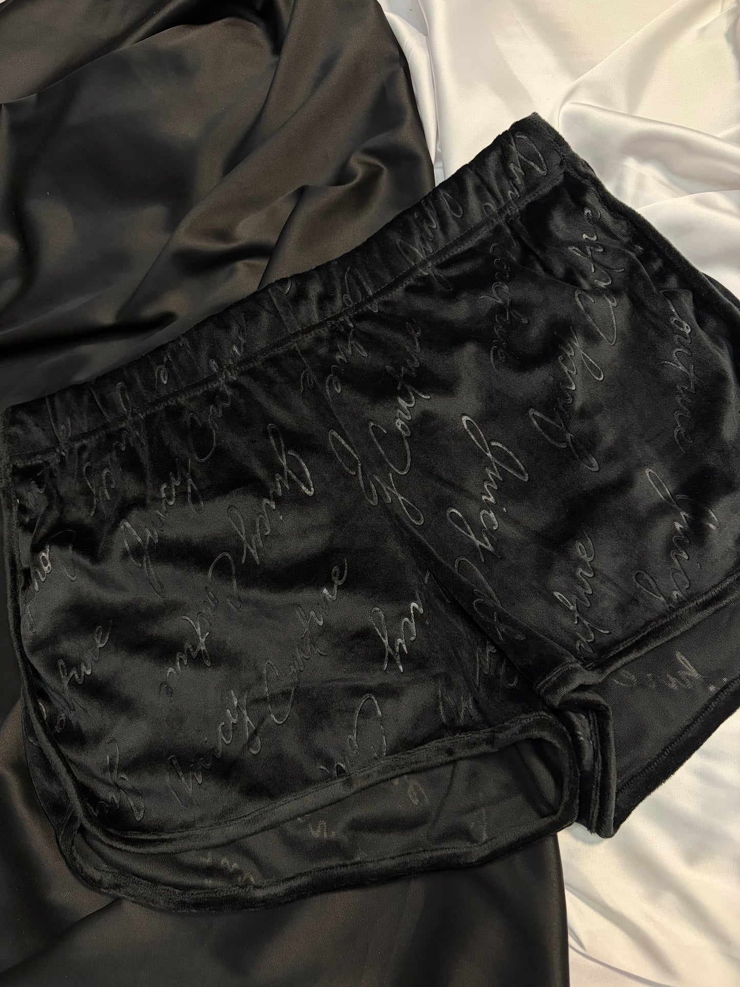 Juicy couture velvet short | XL