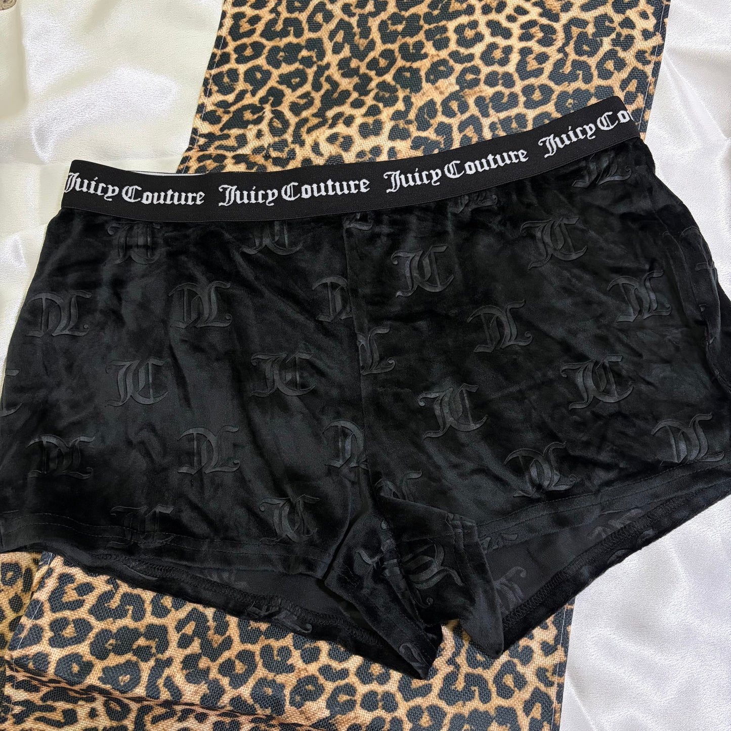 Juicy couture velvet short | XL