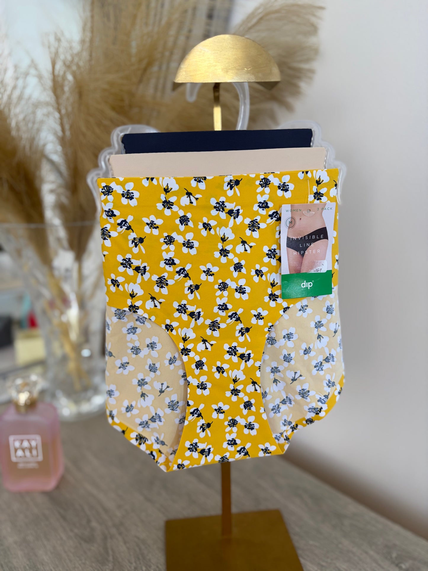 Dip pack of 3 high waisted laser cut panties | M