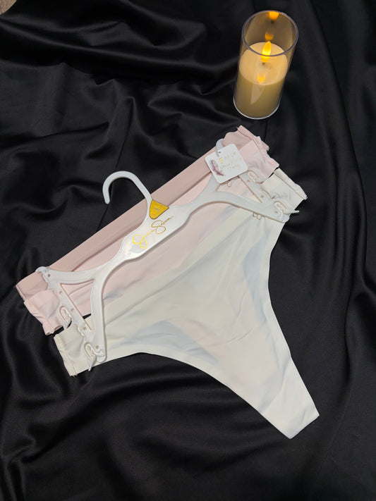 Jessica Simpson pack of 3 laser cut seamless thongs