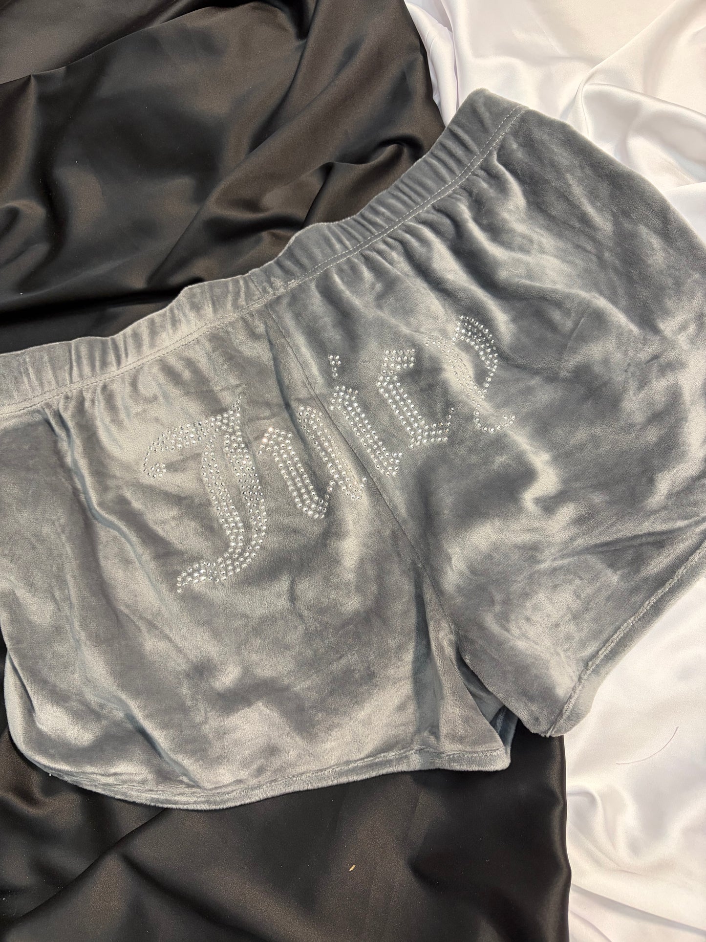 Juicy couture velvet short | XL