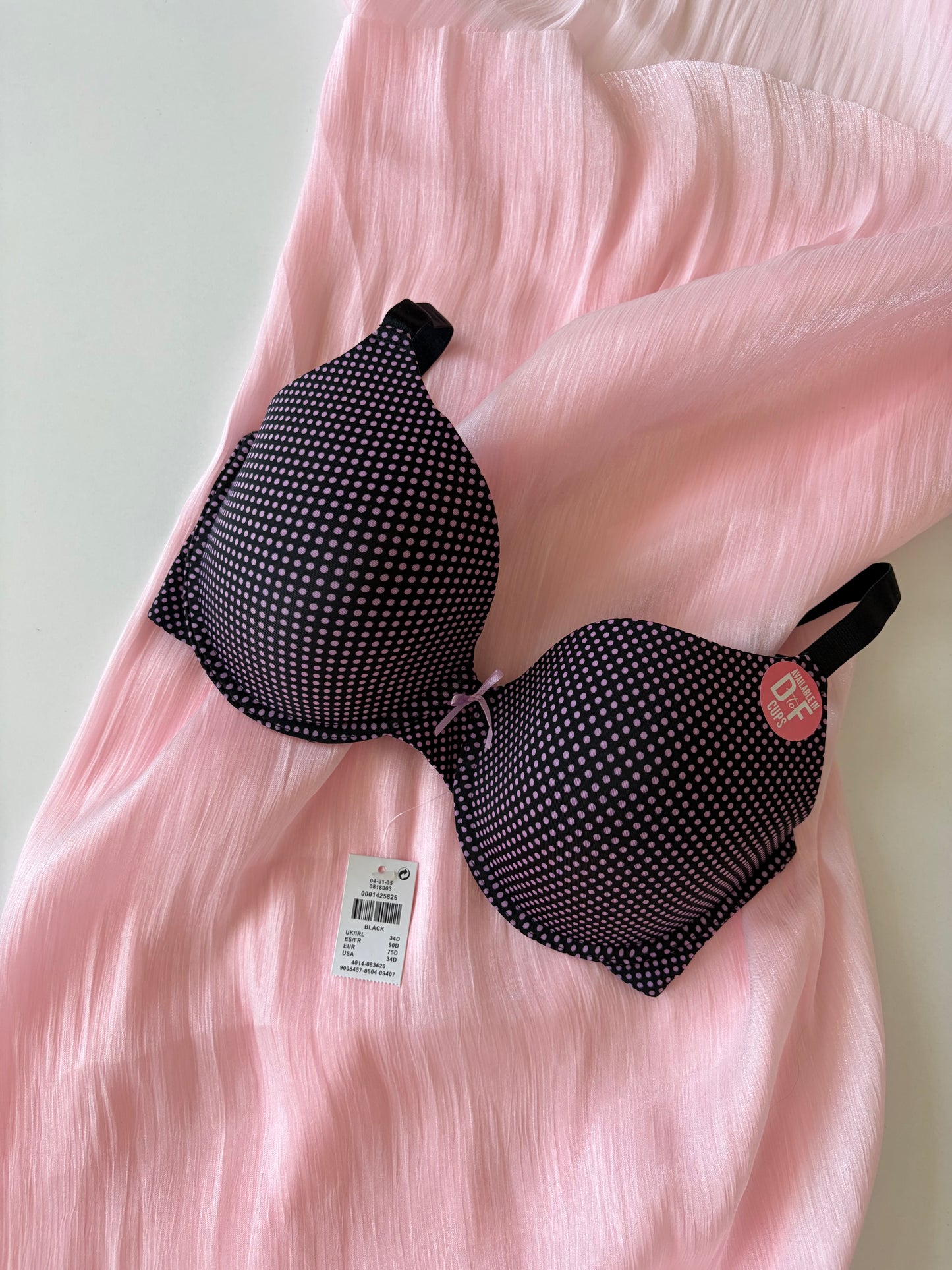 Secret possessions | 34/75 D