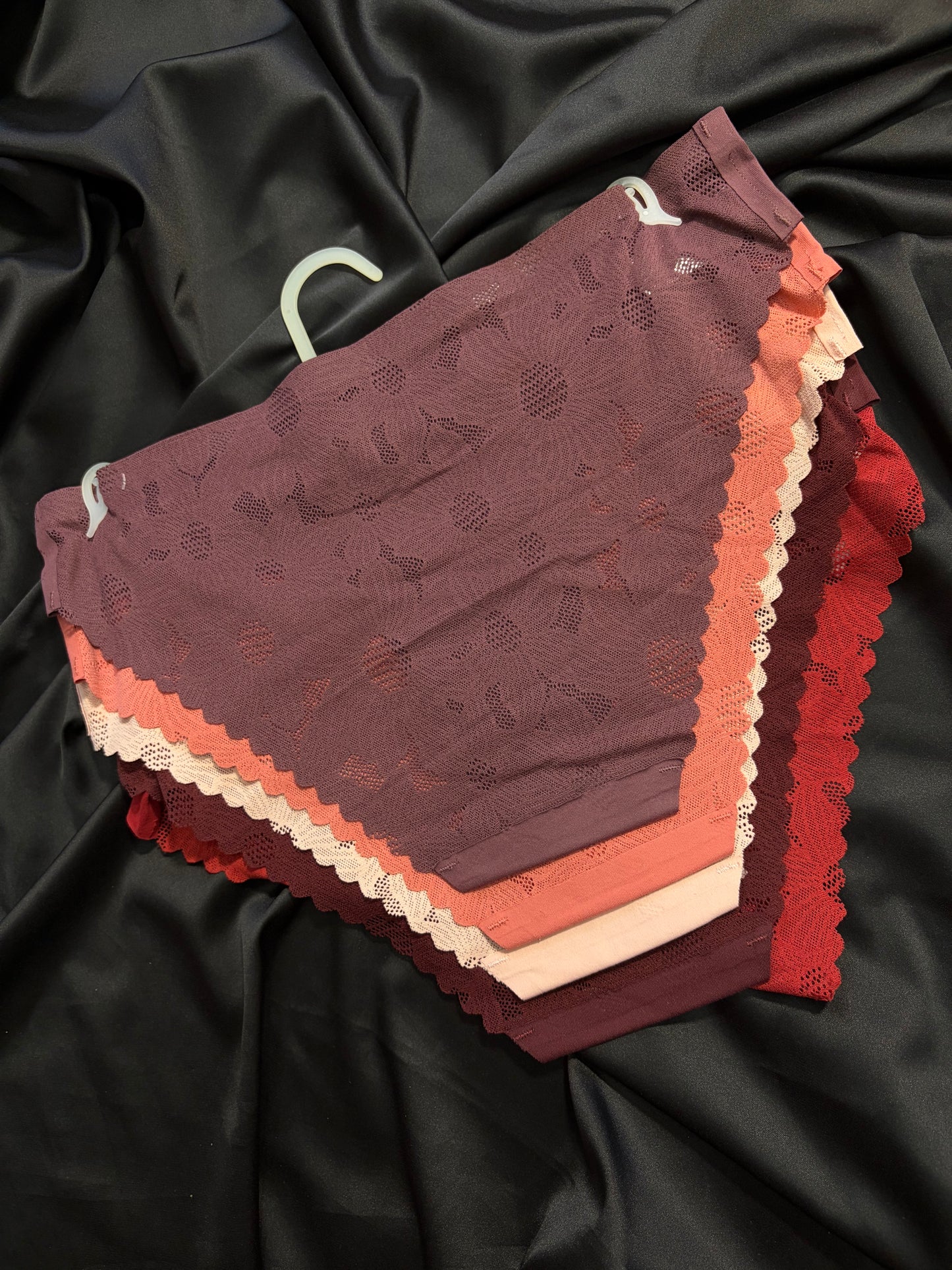 Danskin pack of 5 no show panties | M