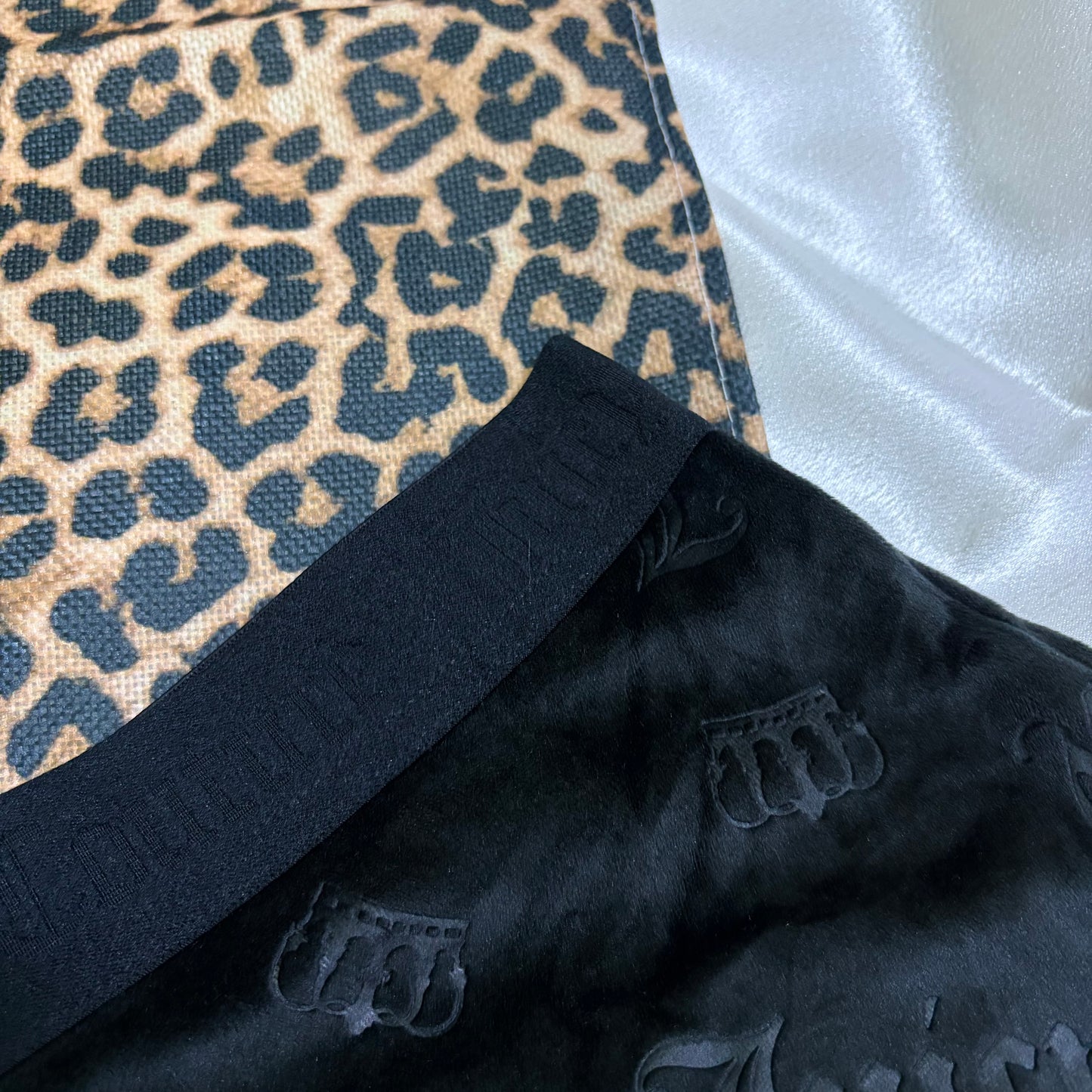 Juicy couture velvet short | L & XL