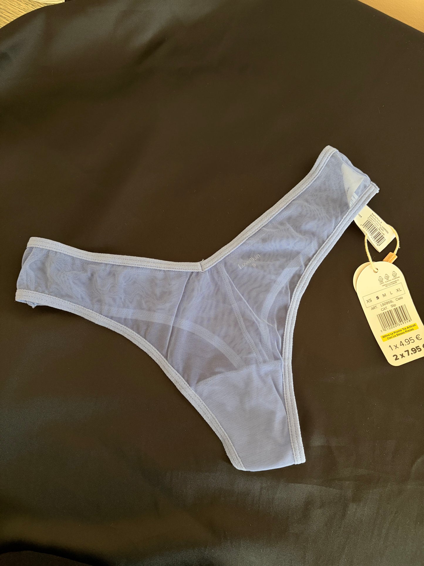 Love Skin V-shape thong | S