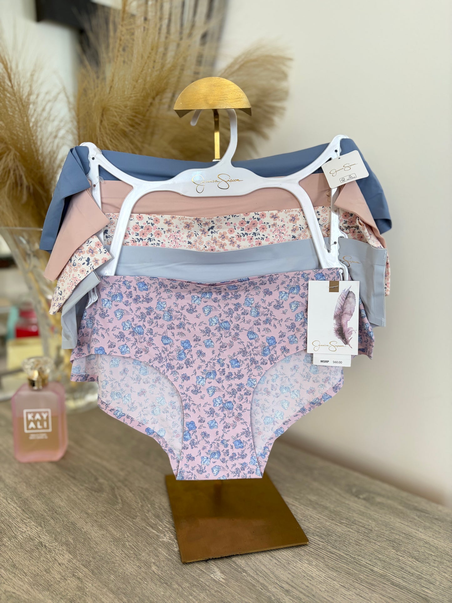 Jessica Simpson pack of 5 laser cut panties | M