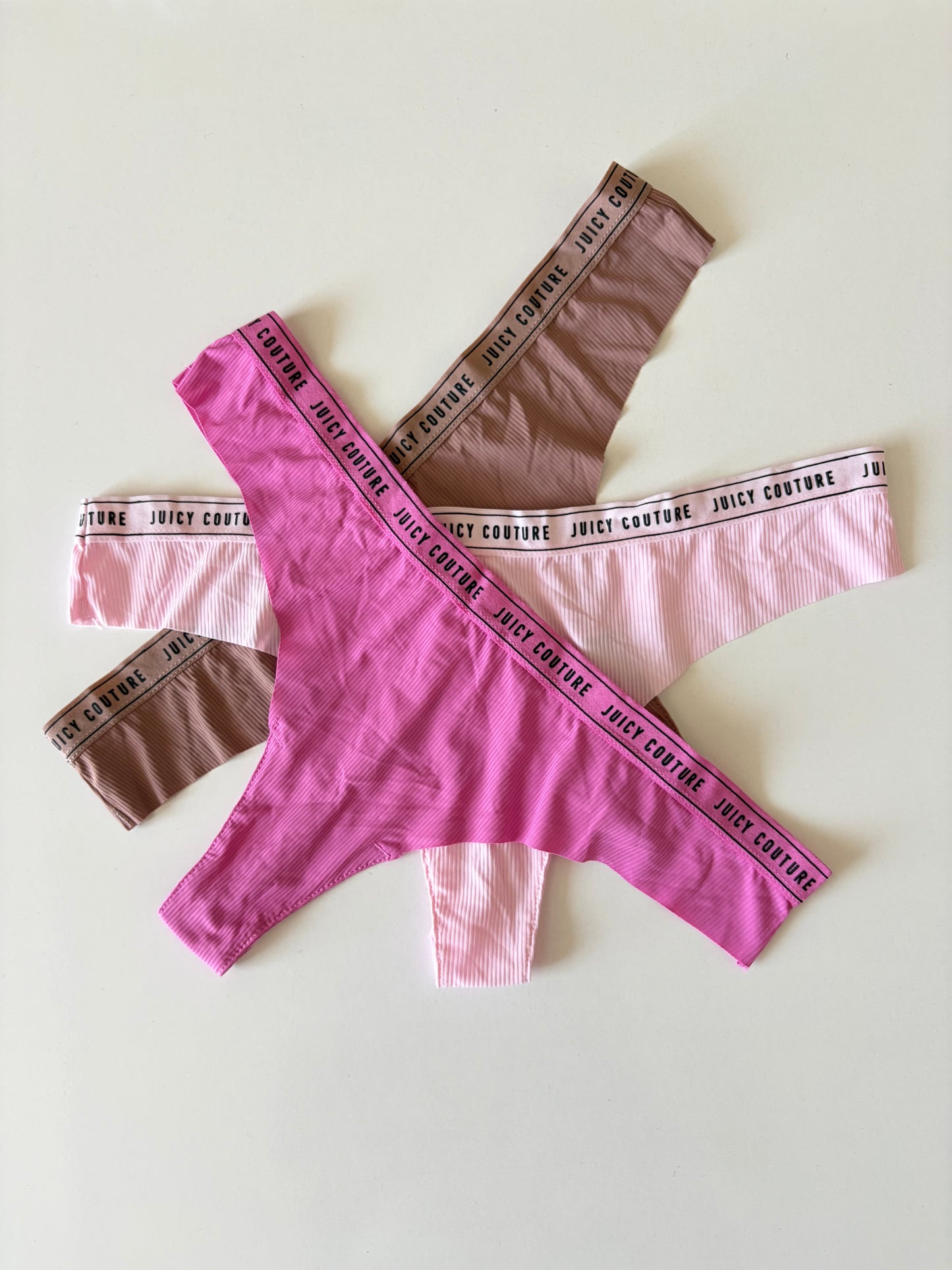 Juicy couture pack of 3 laser cut seamless thongs | L