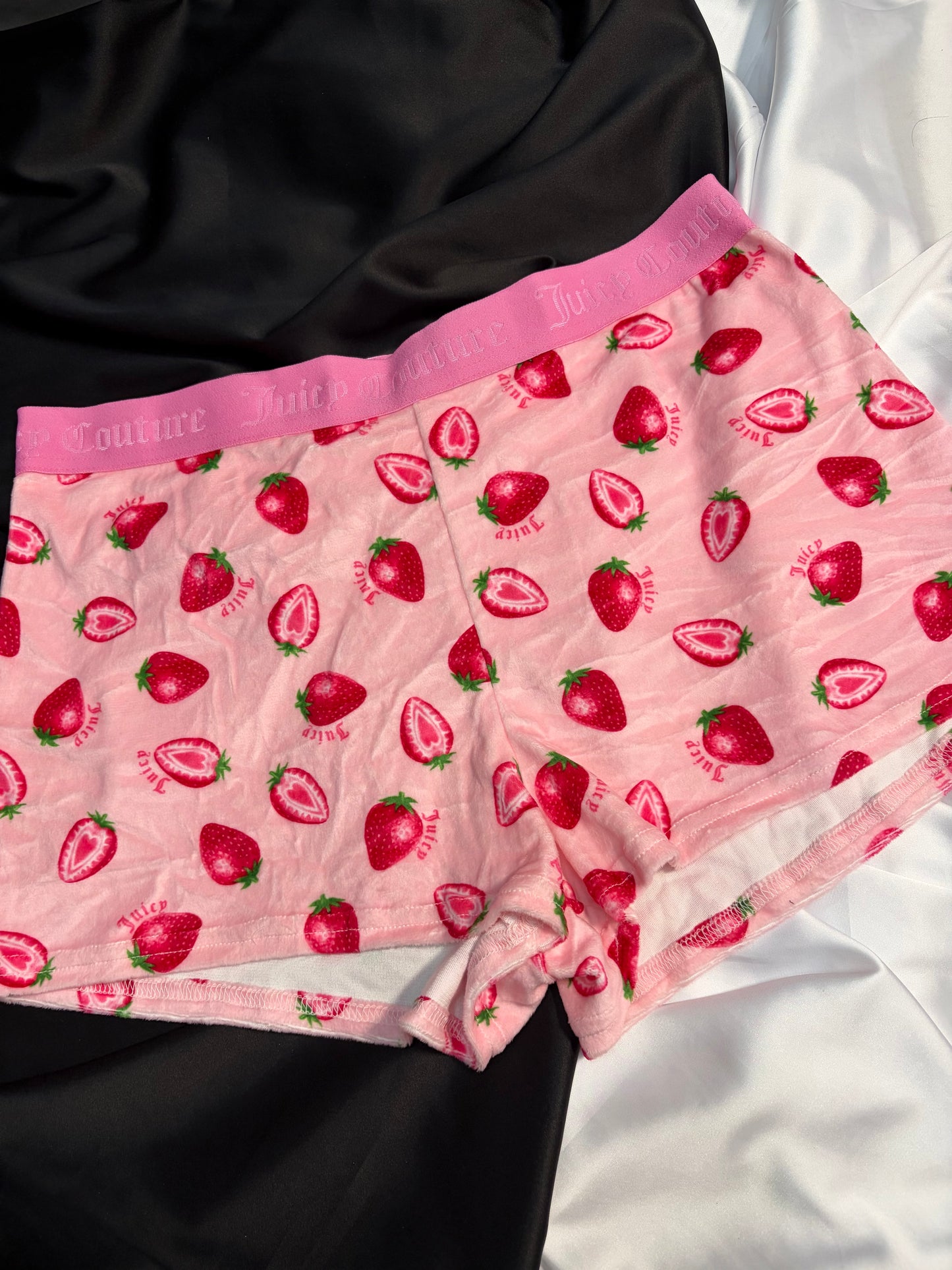 Juicy couture velvet short | L & XL