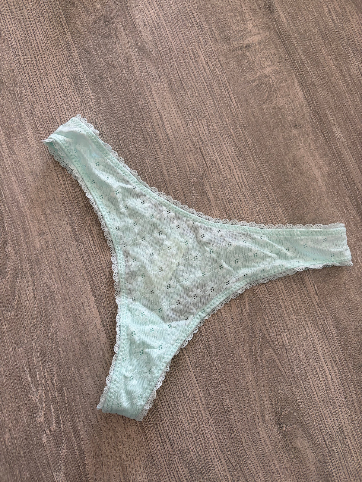 Jessica Simpson thong | S