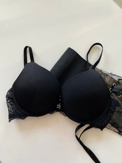 Paris Hilton push up | 34/75 C