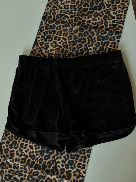 Juicy couture velvet shorts | L