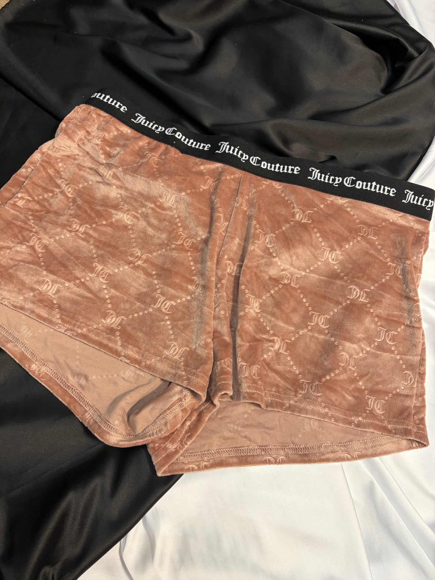 Juicy couture velvet short | XL