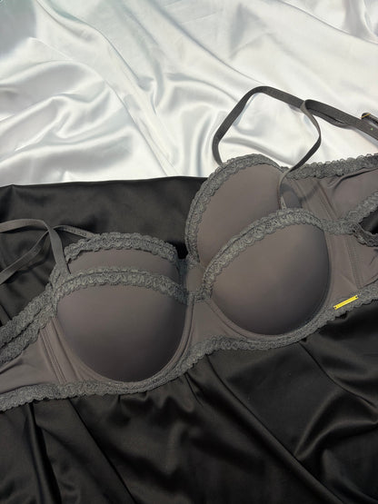 BCBG light push up becomes strapless